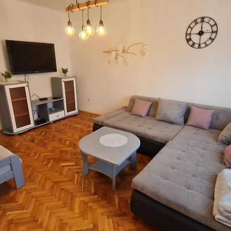 Ri-Jo Apartman Mohács Eksteriør billede