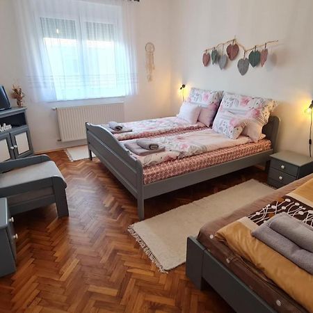 Ri-Jo Apartman Mohács Eksteriør billede